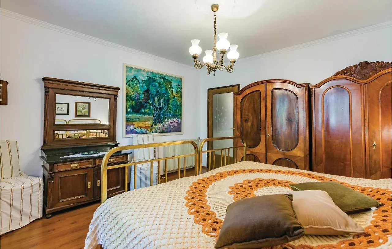 Stunning Apartment In Novigrad With Wifi