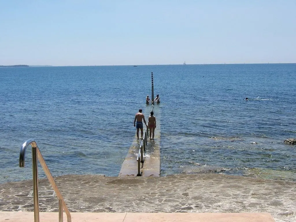 Stunning Apartment In Novigrad With Wifi