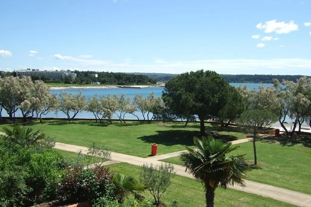 Stunning Apartment In Novigrad With Wifi
